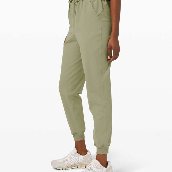 Lululemon Keep Moving Jogger Rosemary Green Size 4 - Picture 5 of 8